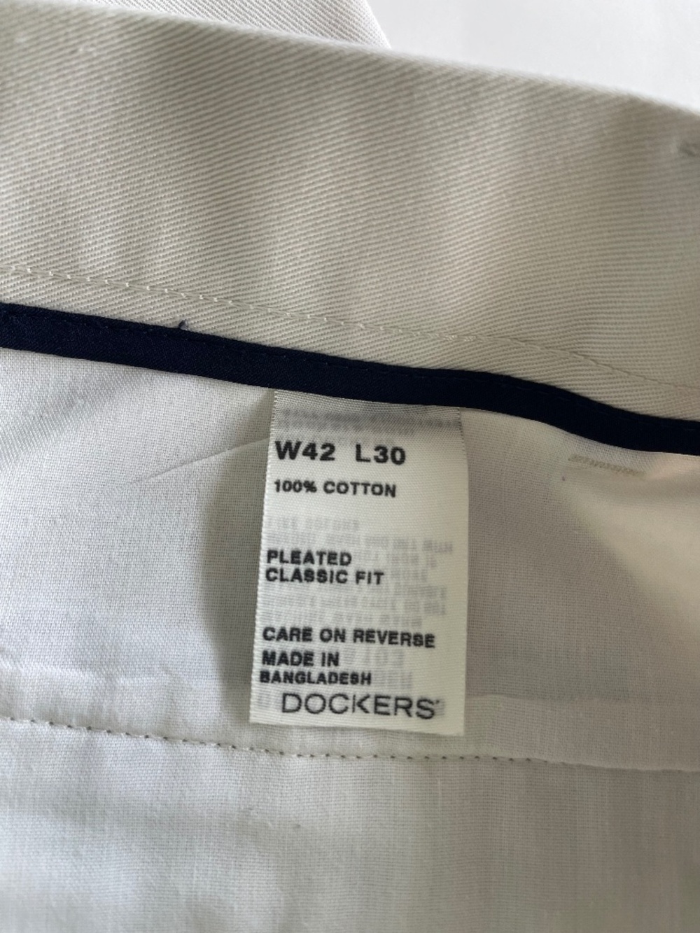 Dockers Mens Khaki Chino Pants 42x30 Pleated - Picture 12 of 15
